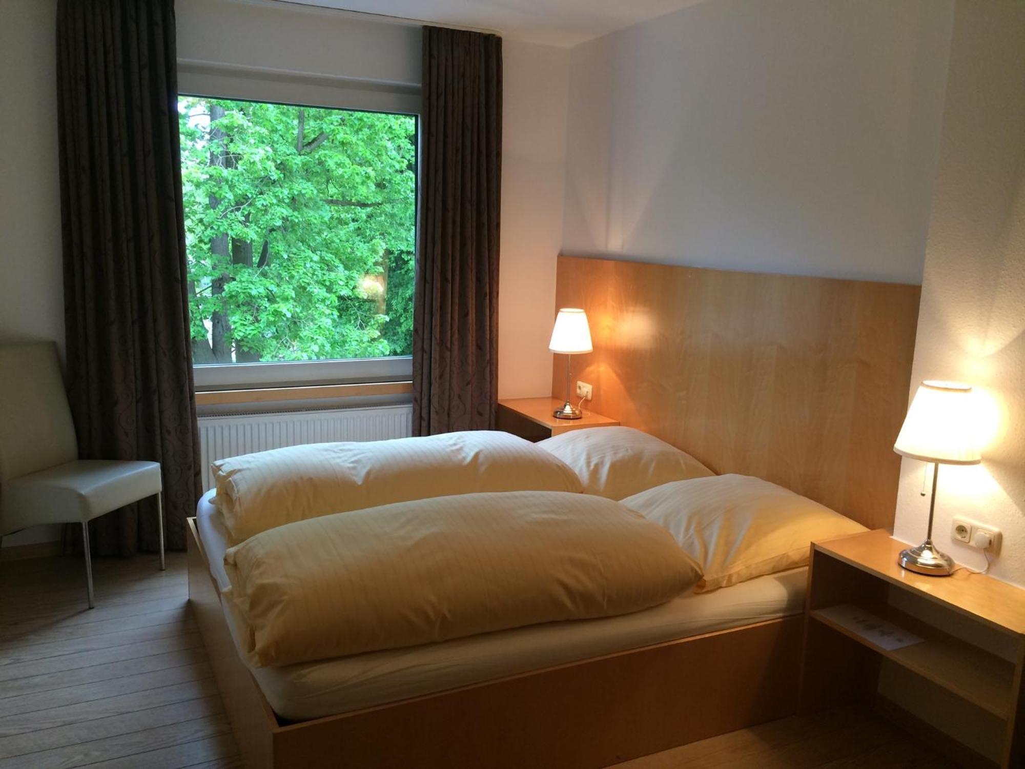 Hotel Und Apartment Garni Eurode Live Herzogenrath Exteriör bild
