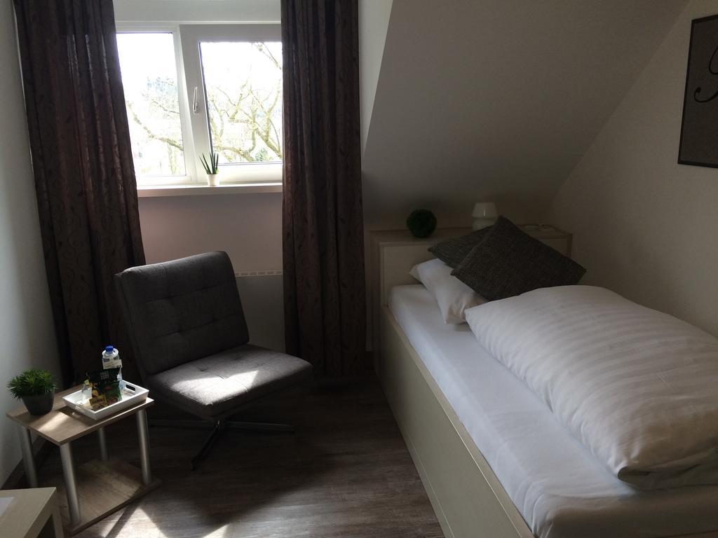 Hotel Und Apartment Garni Eurode Live Herzogenrath Exteriör bild